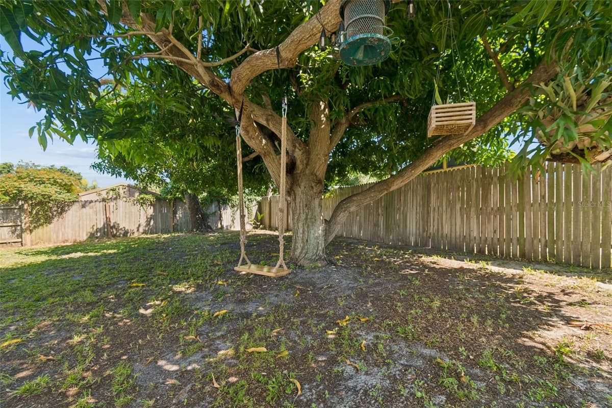 4185 WHITING DRIVE — photo 35 of 44