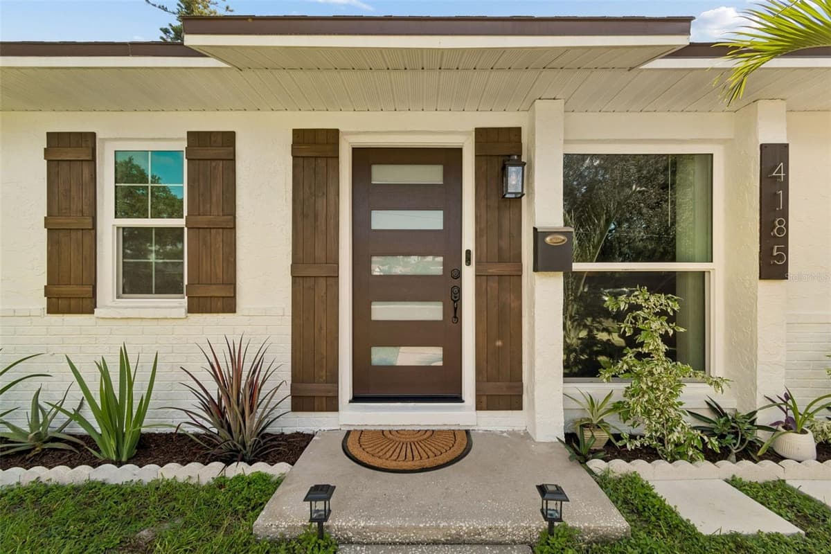 4185 WHITING DRIVE — photo 6 of 44