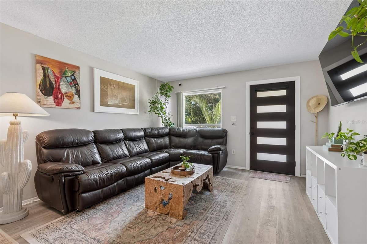 4185 WHITING DRIVE — photo 7 of 44