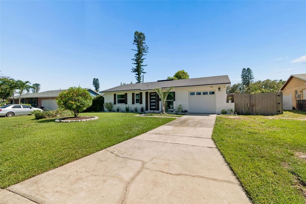4185 WHITING DRIVE — photo 3 of 44