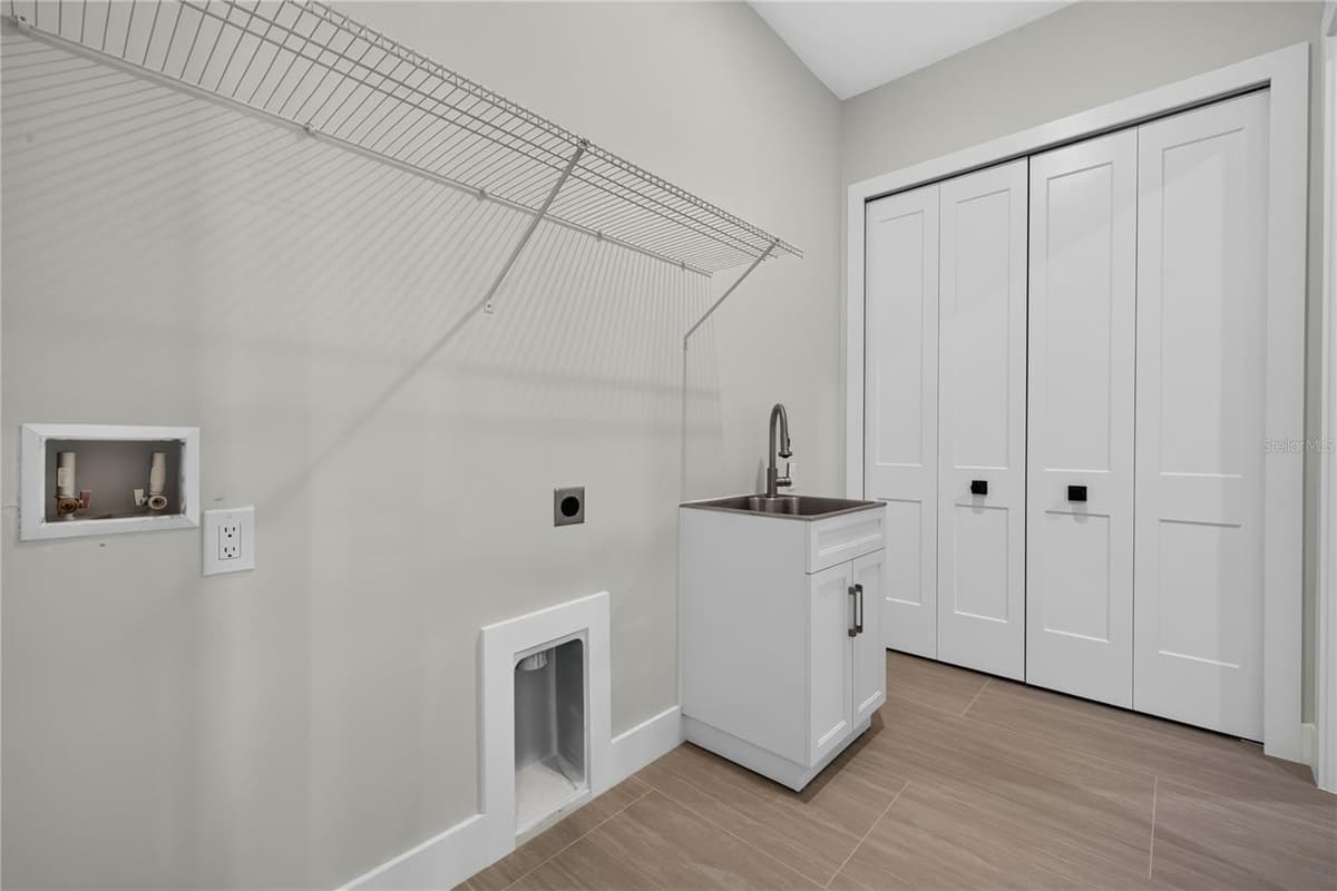 9668 PRESIDENT CIRCLE — photo 23 of 37