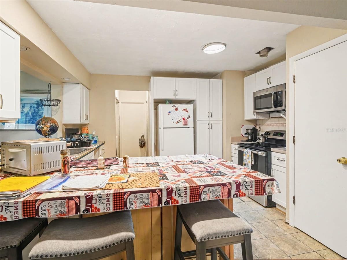 6716 DENNISON AVENUE — photo 5 of 16