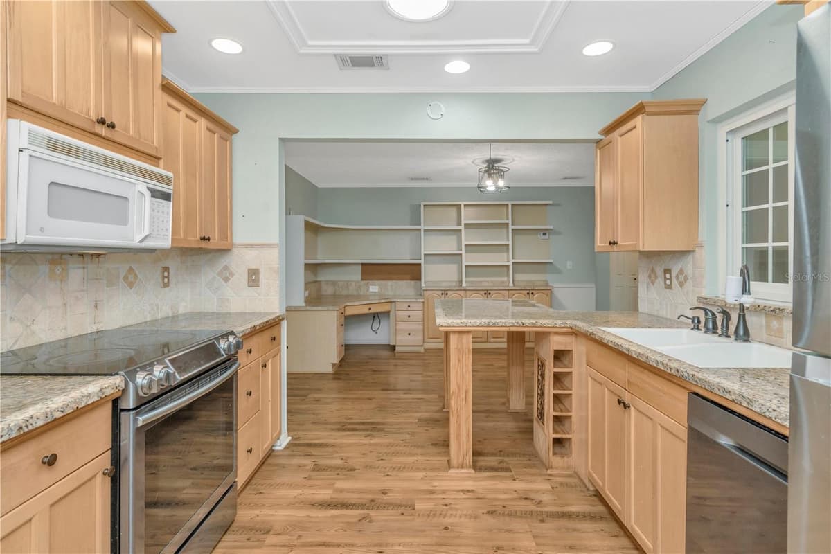 3412 LITTLE OAK STREET — photo 11 of 30