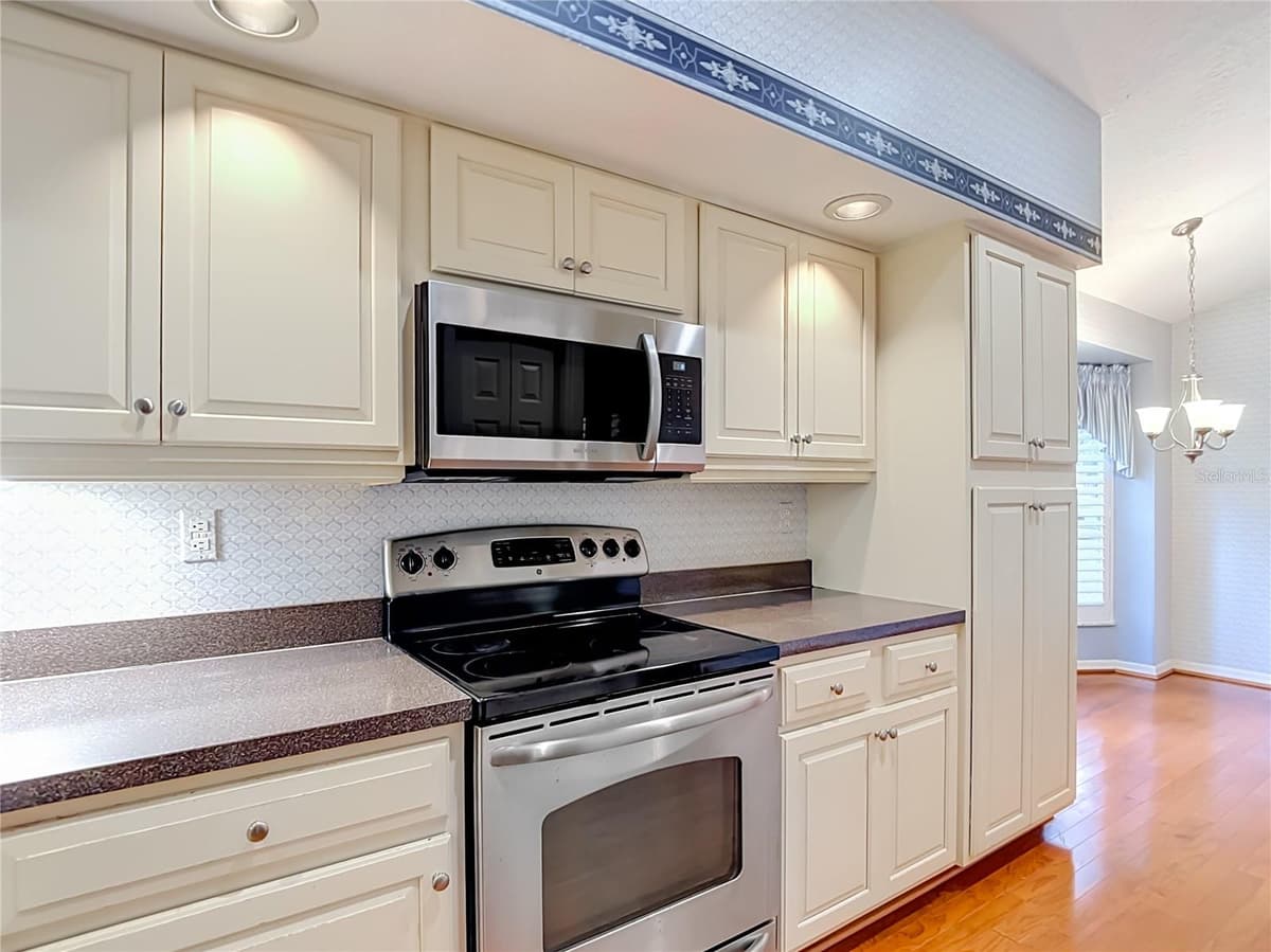 15886 SANCTUARY DRIVE — photo 17 of 64