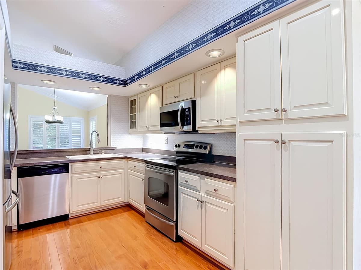 15886 SANCTUARY DRIVE — photo 12 of 64
