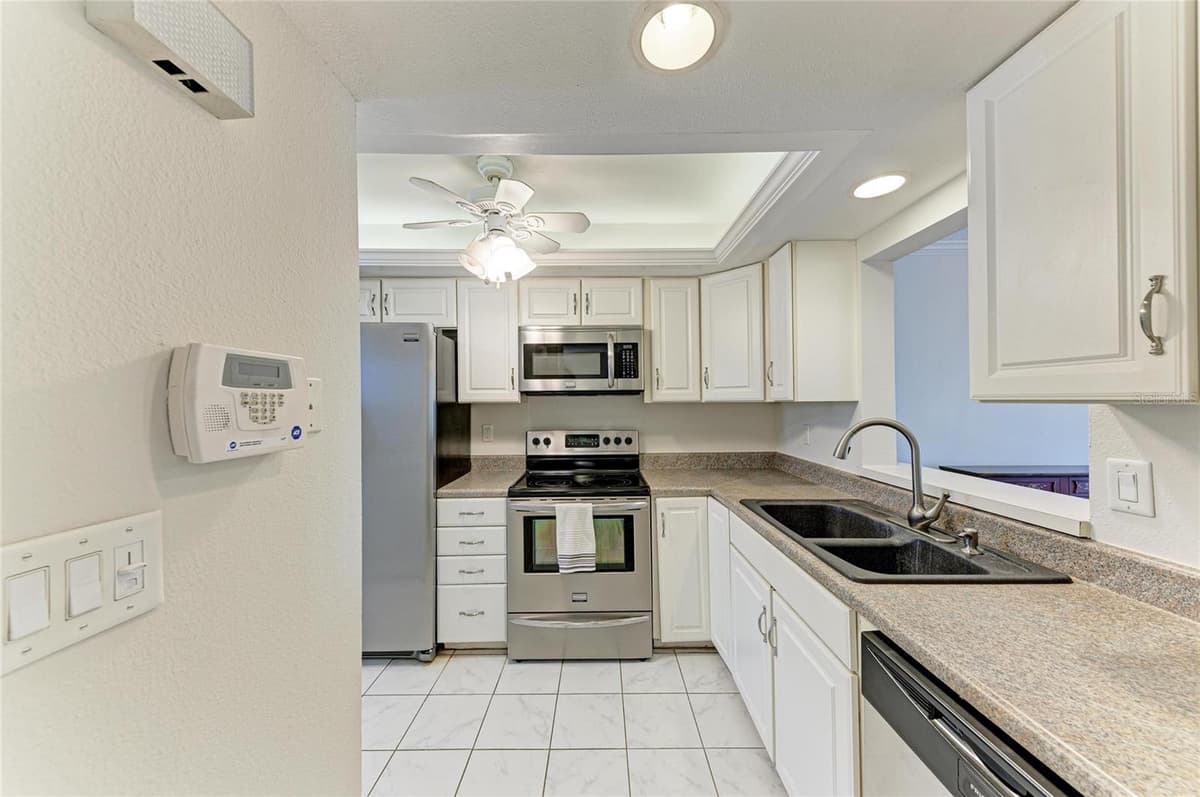 6999 COUNTRY CLUB DRIVE — photo 11 of 47