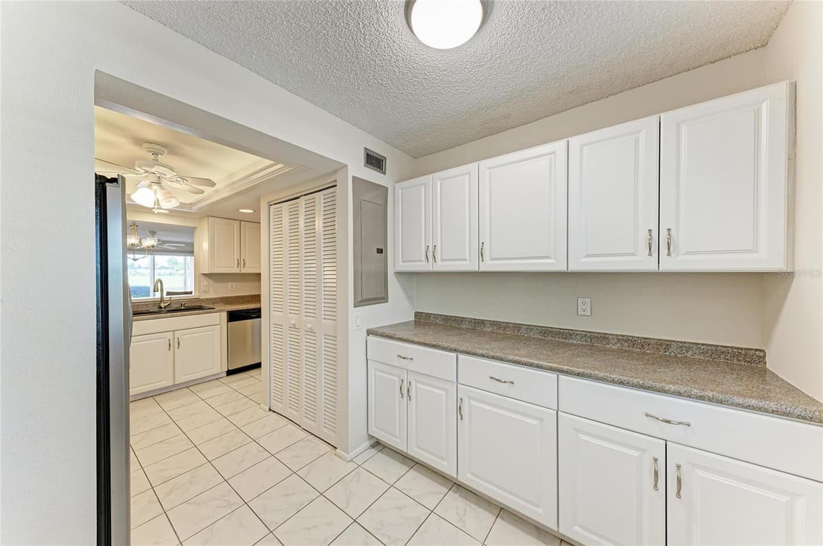6999 COUNTRY CLUB DRIVE — photo 17 of 47