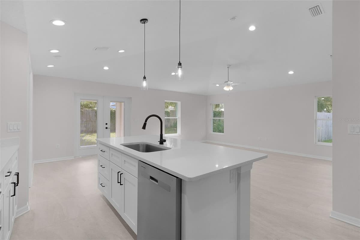 740 POWELL STREET — photo 41 of 51