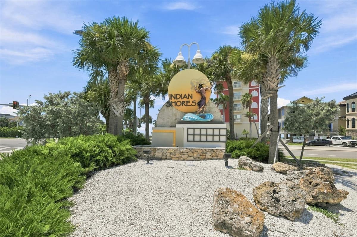 19101 GULF BOULEVARD — photo 66 of 83