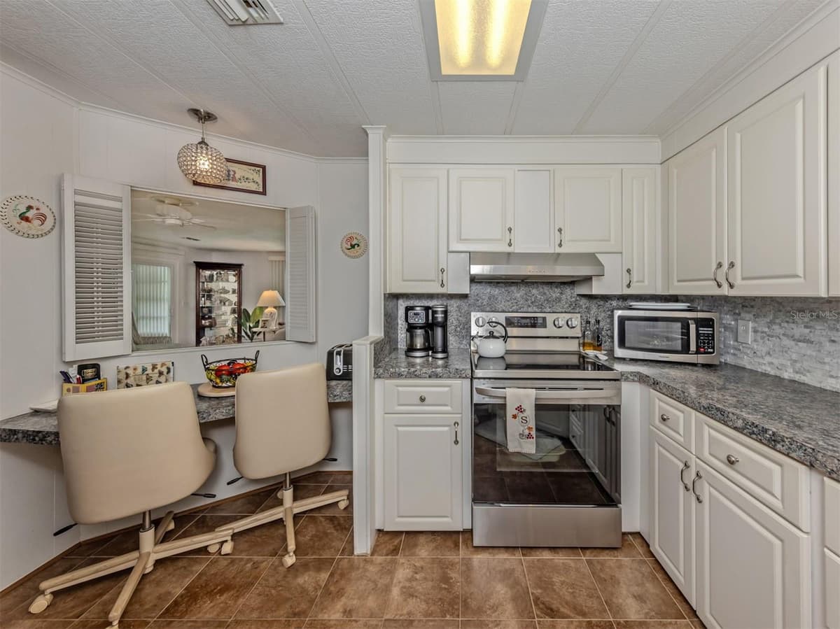 182 PALM HARBOR DRIVE — photo 18 of 65