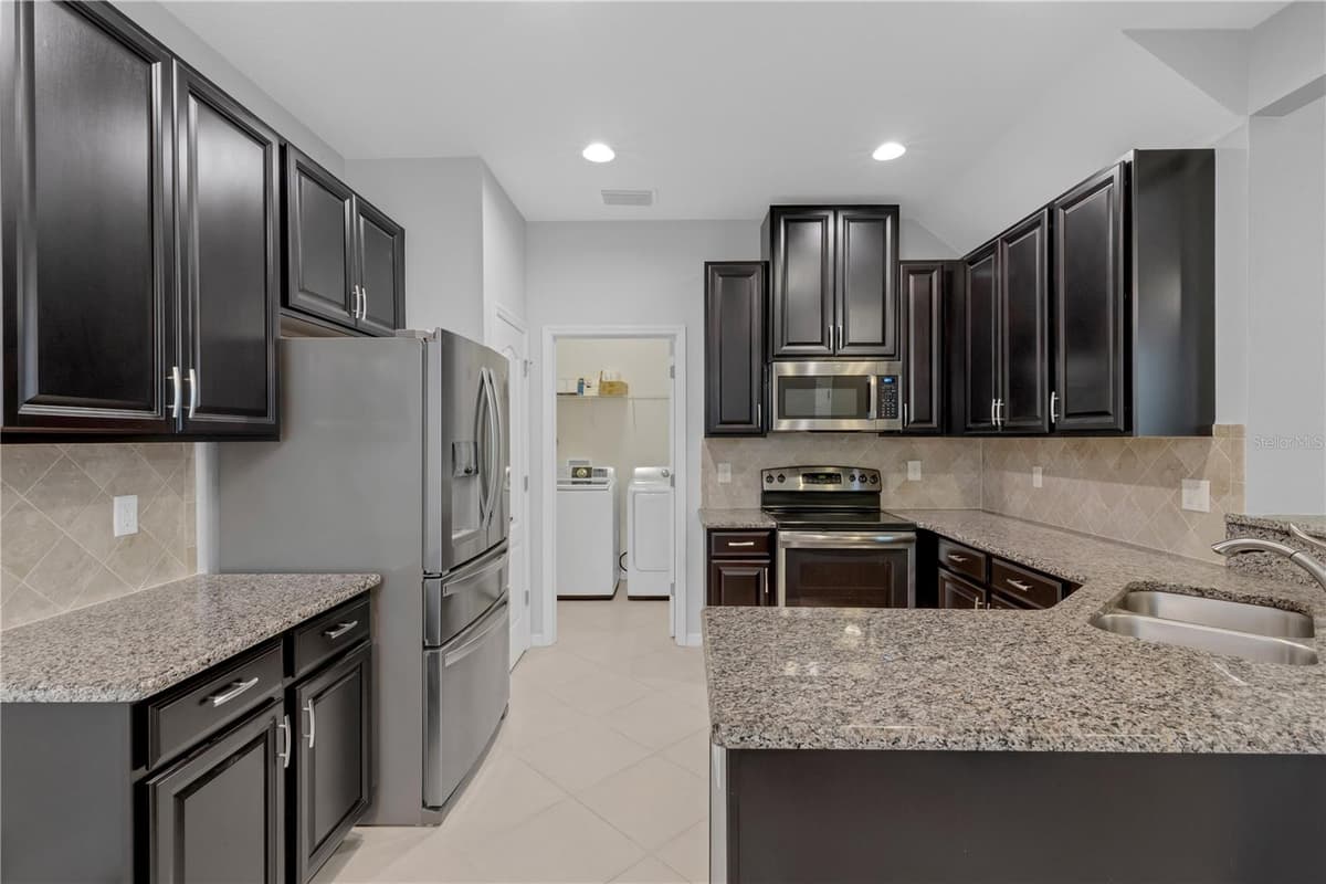 5166 BAY ISLE CIRCLE — photo 18 of 67