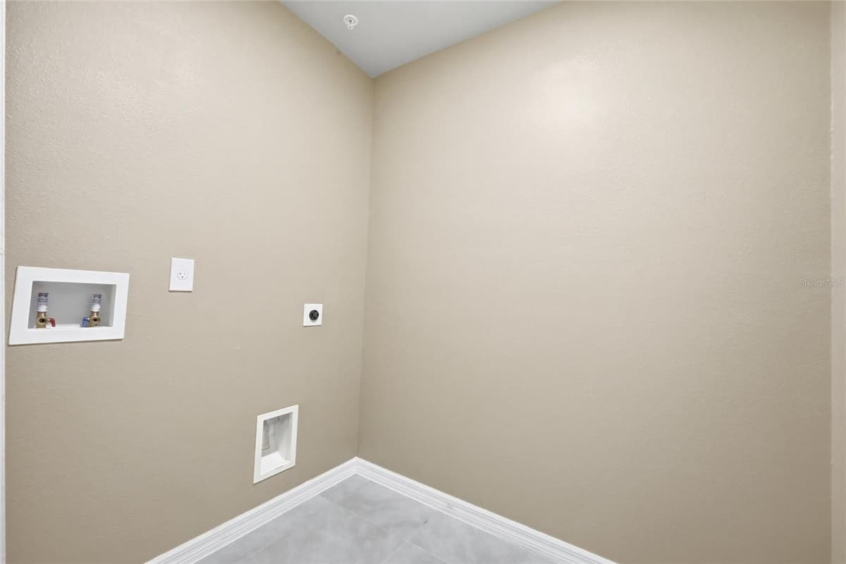 2518 SWEET VIBURNUM WAY — photo 25 of 35