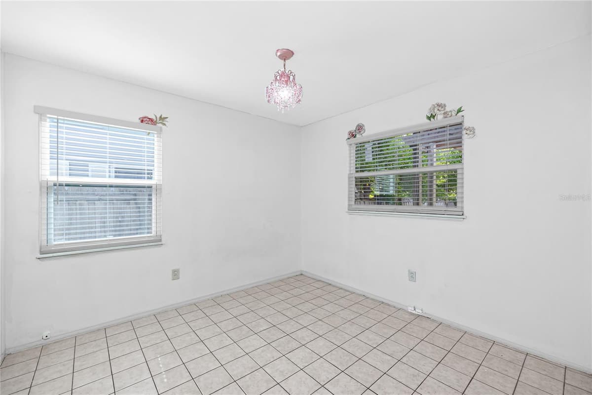 6210 4TH AVENUE — photo 22 of 44