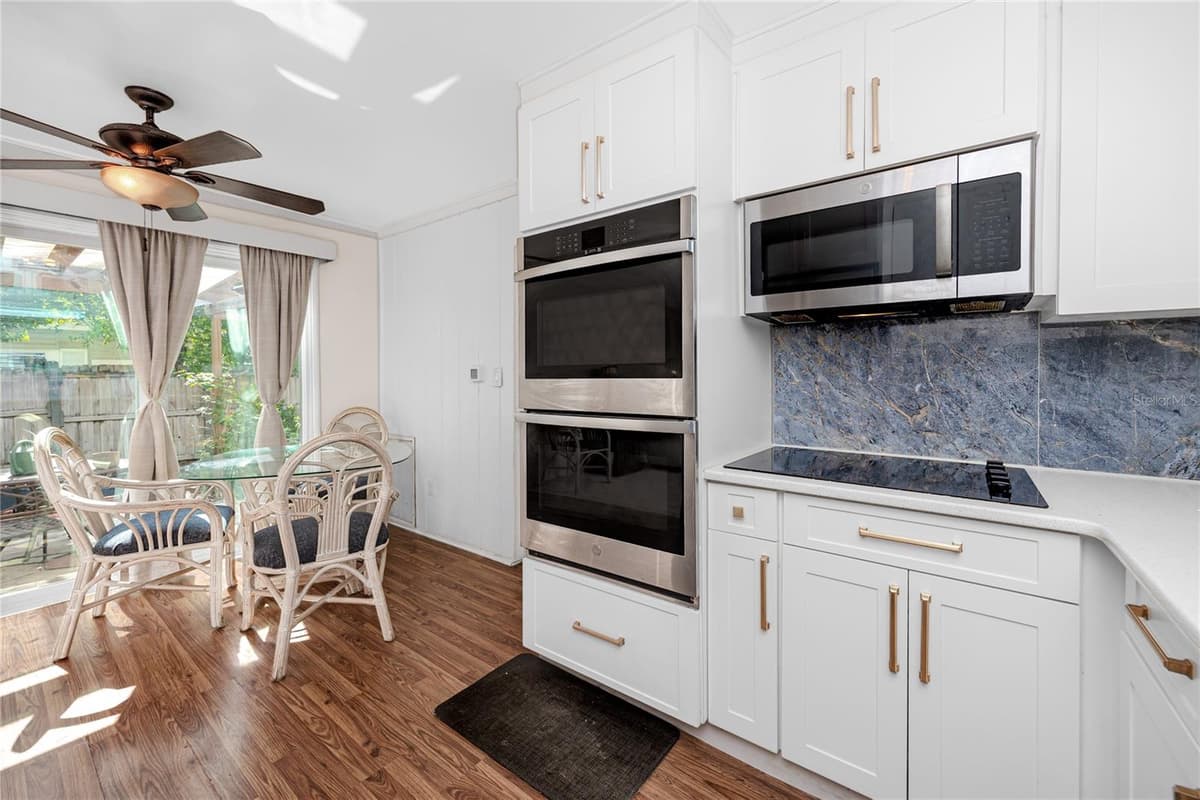 6210 4TH AVENUE — photo 14 of 44