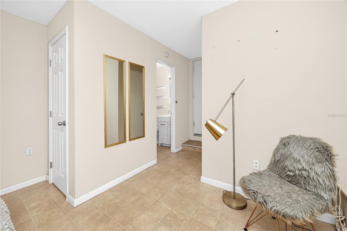 6210 4TH AVENUE — photo 17 of 44