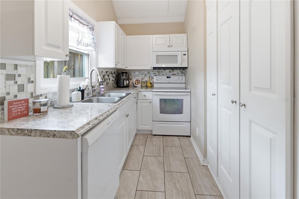 12414 TOUCHTON DRIVE — photo 7 of 26