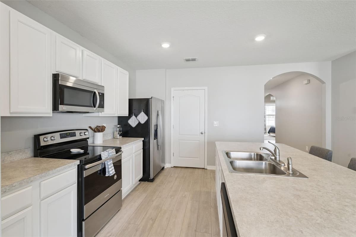 1869 SUNSET RIDGE DRIVE — photo 14 of 36