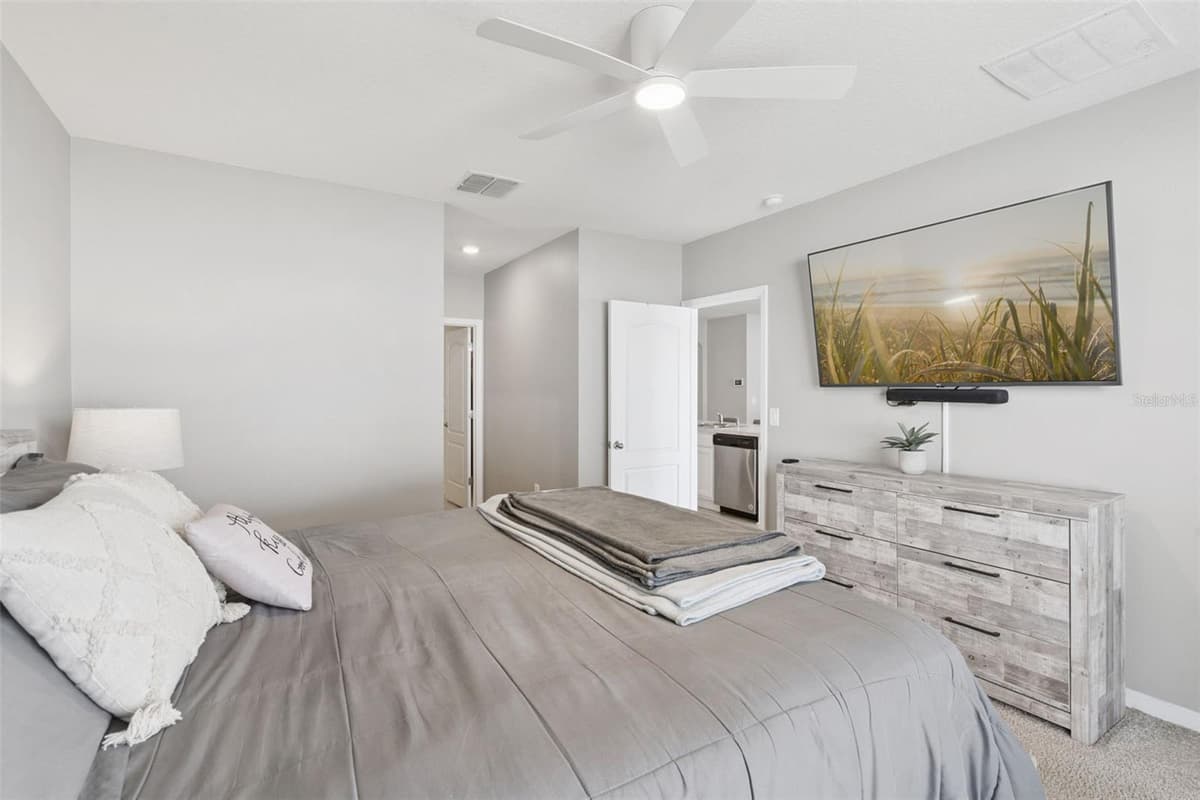 1869 SUNSET RIDGE DRIVE — photo 18 of 36
