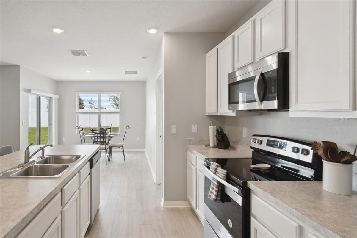1869 SUNSET RIDGE DRIVE — photo 13 of 36