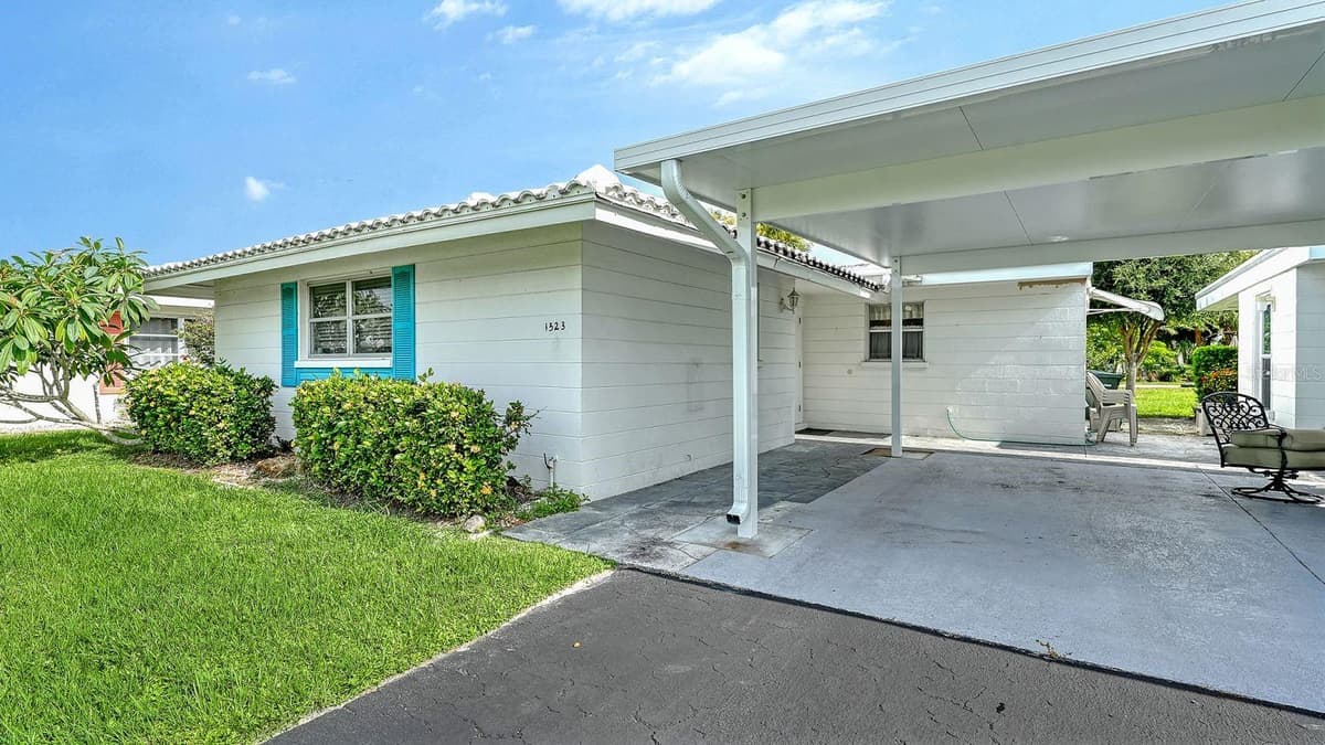 1523 LAKESIDE DRIVE — photo 30 of 44