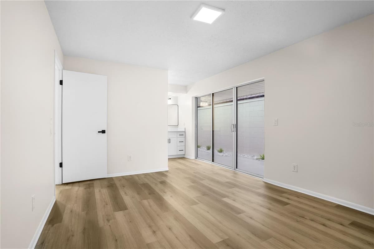 580 DEVONSHIRE BOULEVARD — photo 26 of 50