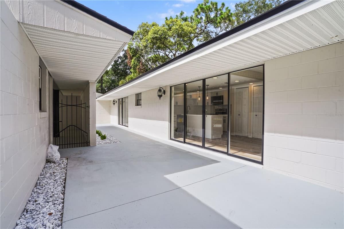 580 DEVONSHIRE BOULEVARD — photo 40 of 50