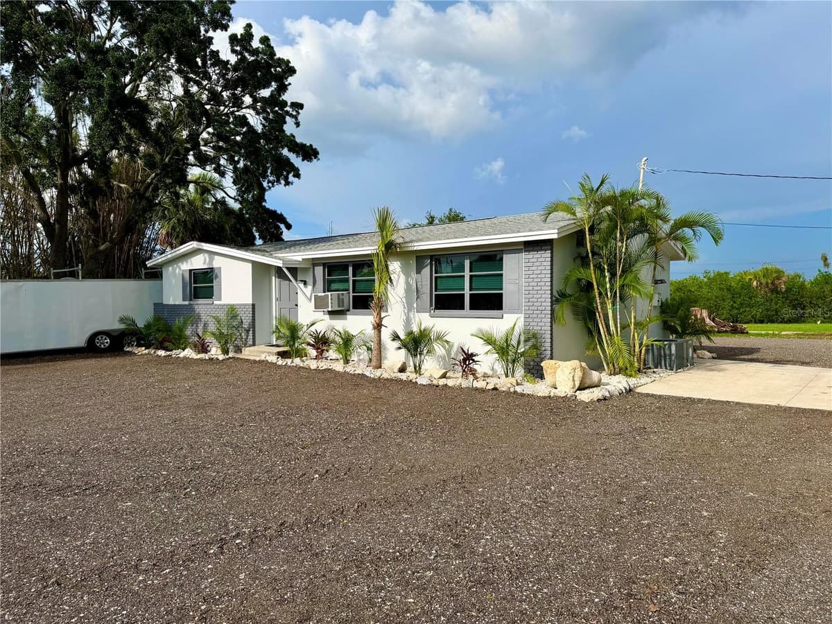 1322 PINELLAS AVENUE — photo 10 of 18