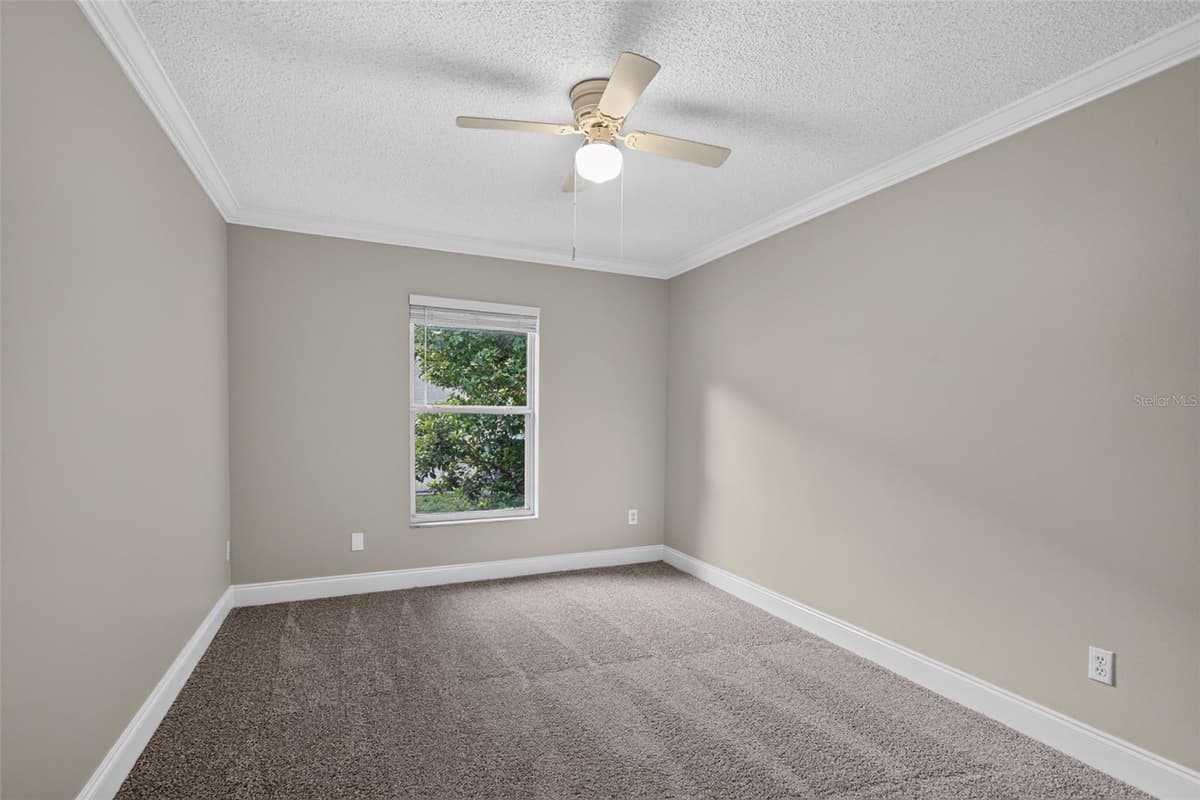 1157 BALLYSHANNON PARKWAY — photo 24 of 33
