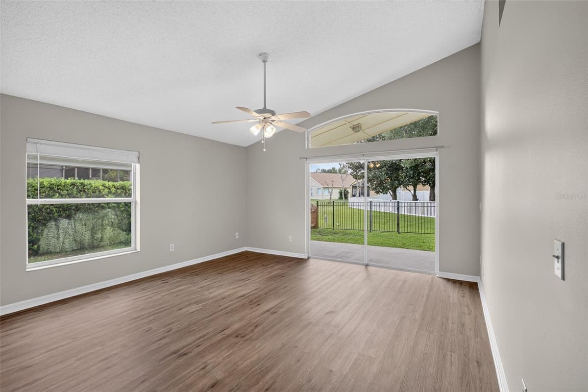 1157 BALLYSHANNON PARKWAY — photo 28 of 33