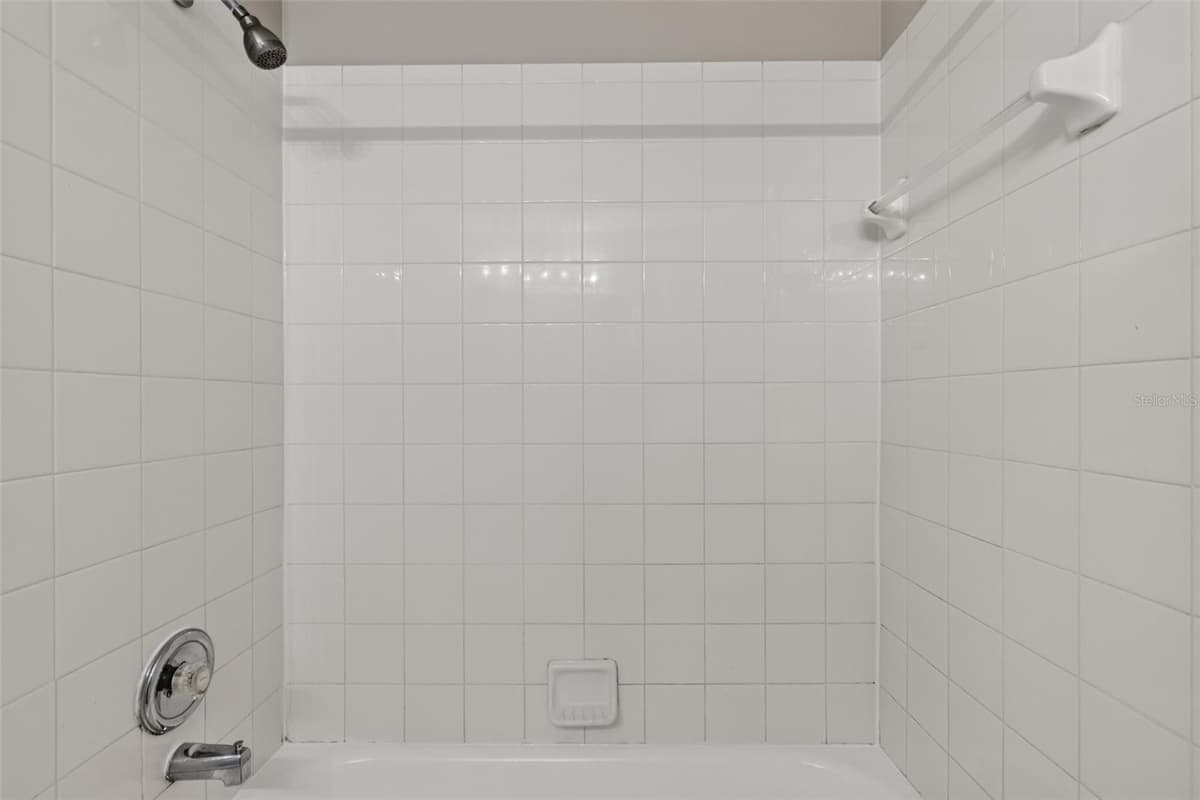 1157 BALLYSHANNON PARKWAY — photo 27 of 33