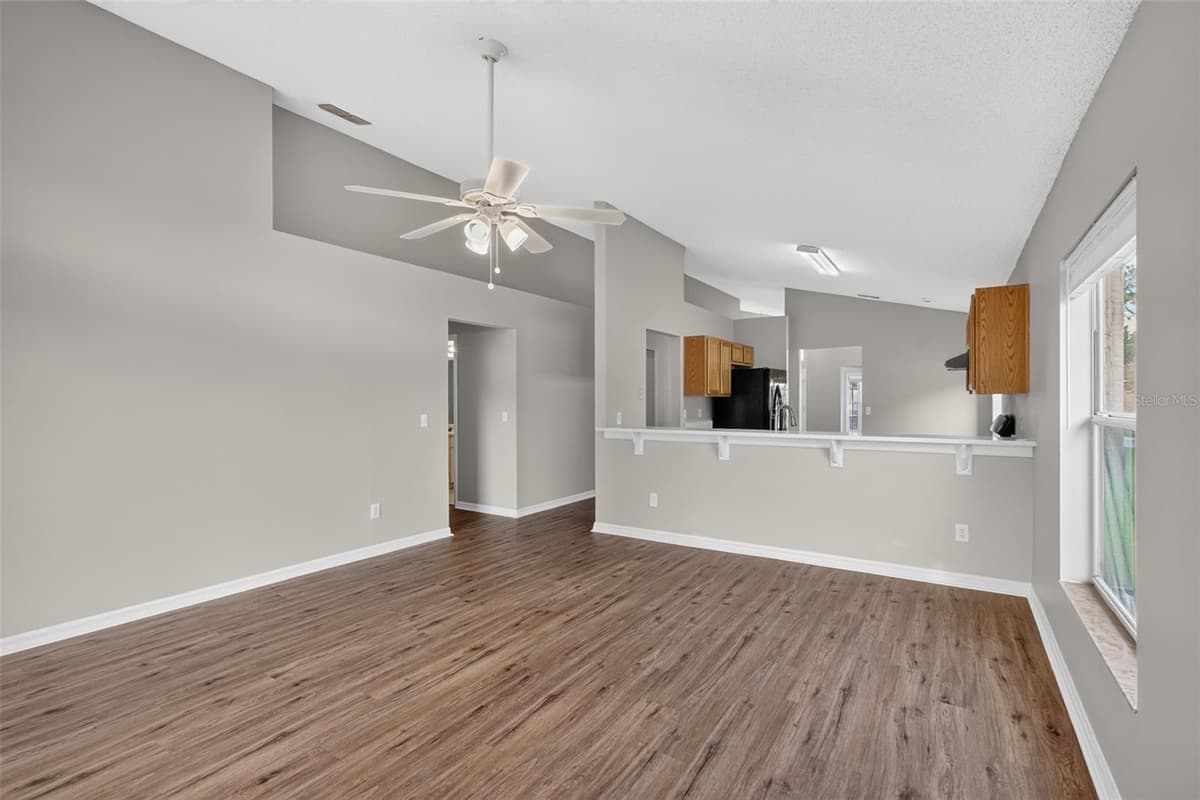 1157 BALLYSHANNON PARKWAY — photo 29 of 33