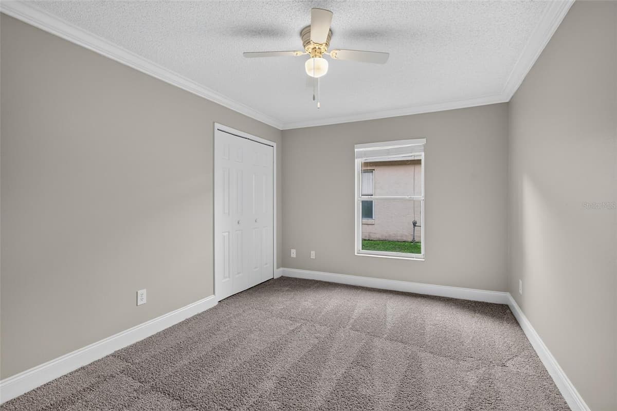1157 BALLYSHANNON PARKWAY — photo 21 of 33