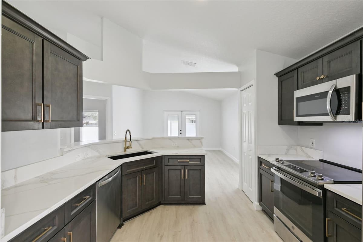 14426 LAKE PRICE DRIVE — photo 15 of 36