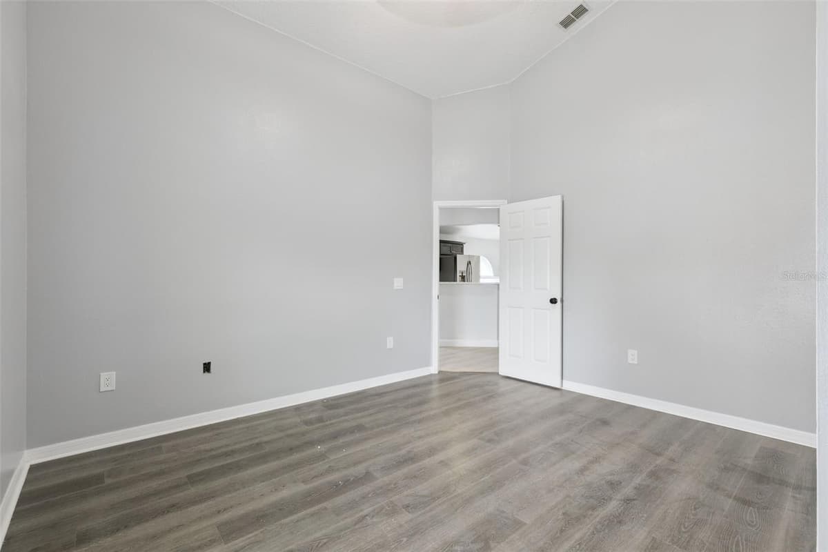 14426 LAKE PRICE DRIVE — photo 18 of 36