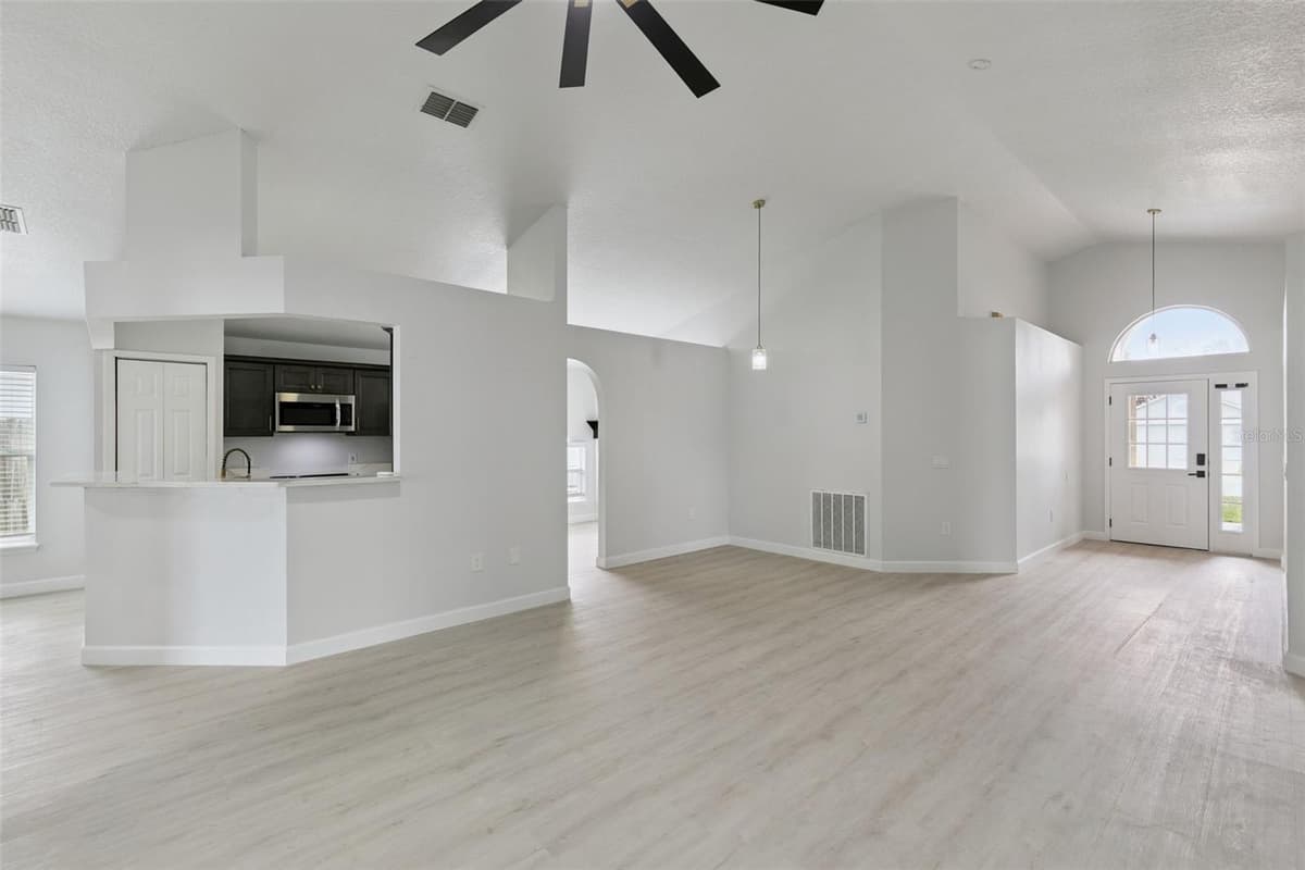 14426 LAKE PRICE DRIVE — photo 8 of 36