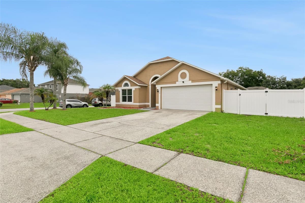 14426 LAKE PRICE DRIVE — photo 3 of 36