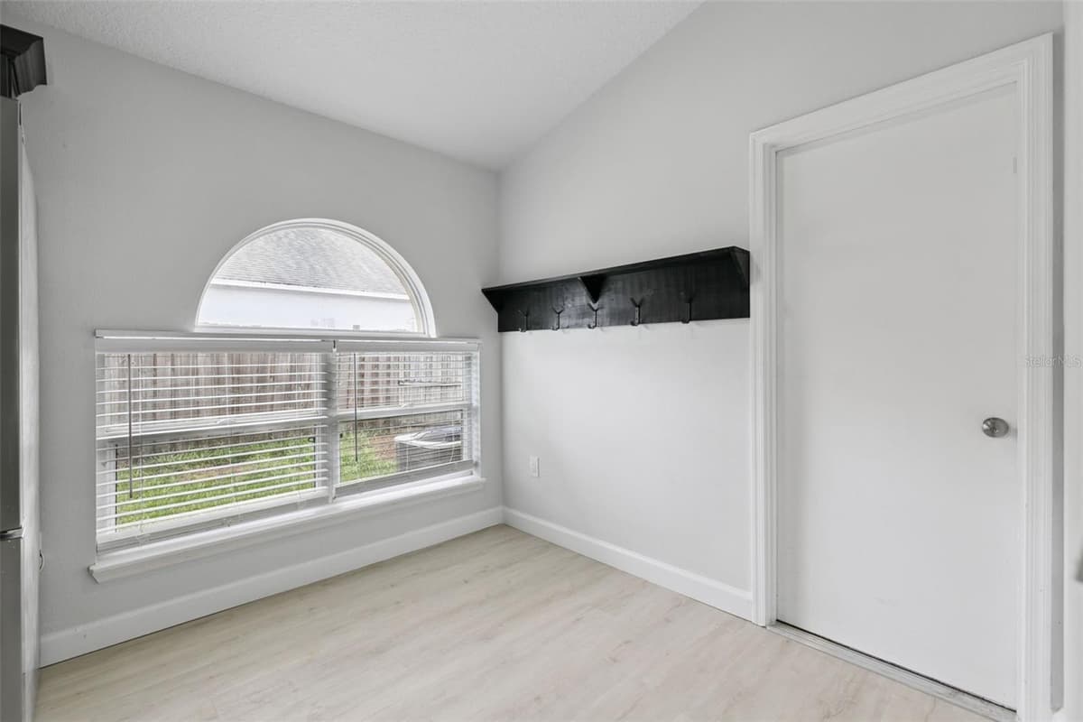 14426 LAKE PRICE DRIVE — photo 14 of 36