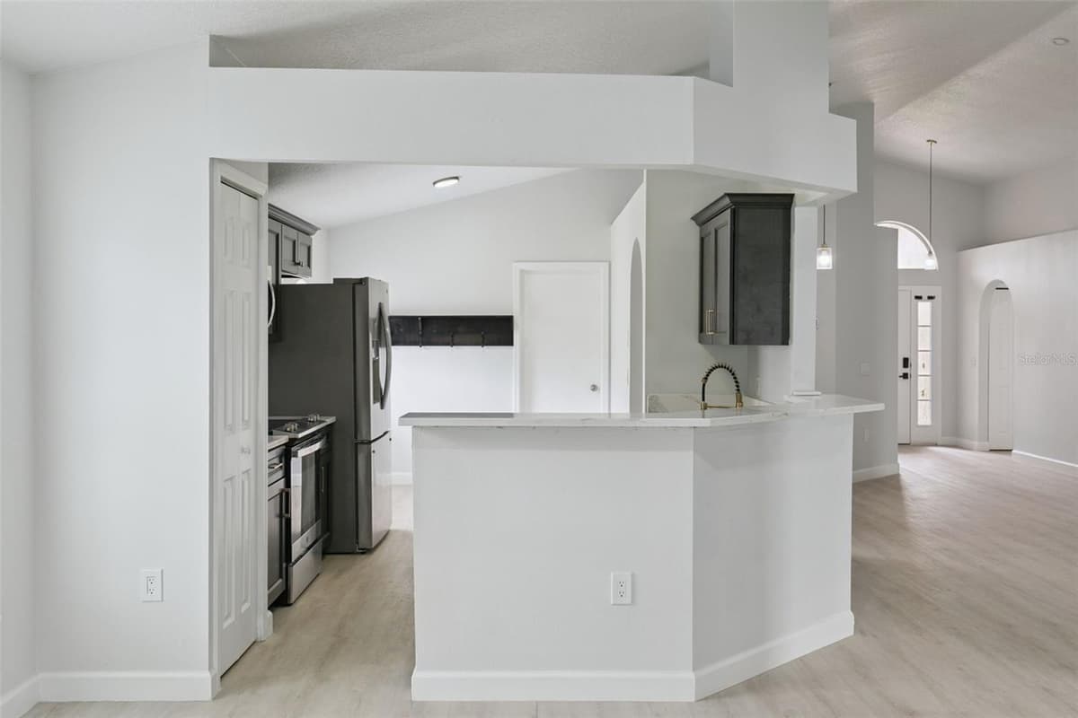 14426 LAKE PRICE DRIVE — photo 9 of 36