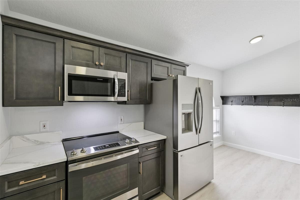14426 LAKE PRICE DRIVE — photo 13 of 36