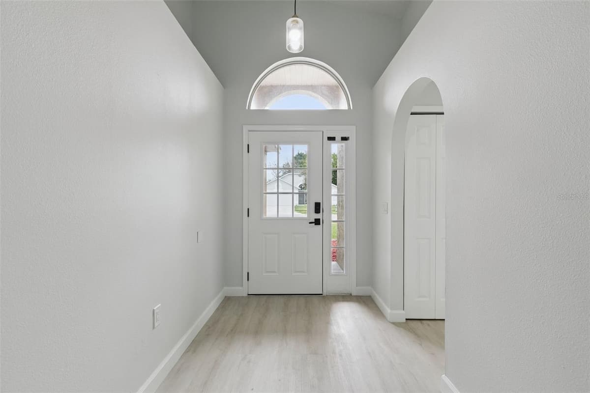 14426 LAKE PRICE DRIVE — photo 4 of 36