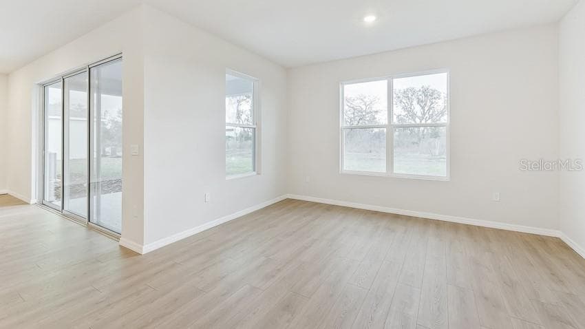 10436 WOODLAND GARDEN WAY — photo 6 of 36
