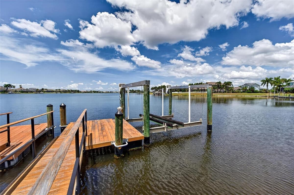 429 MANNS HARBOR DRIVE — photo 4 of 100