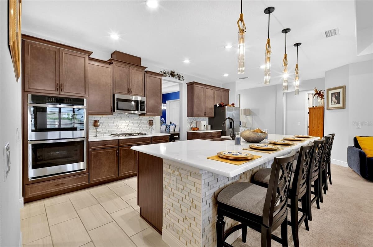 1325 BLARNEY STREET — photo 15 of 61