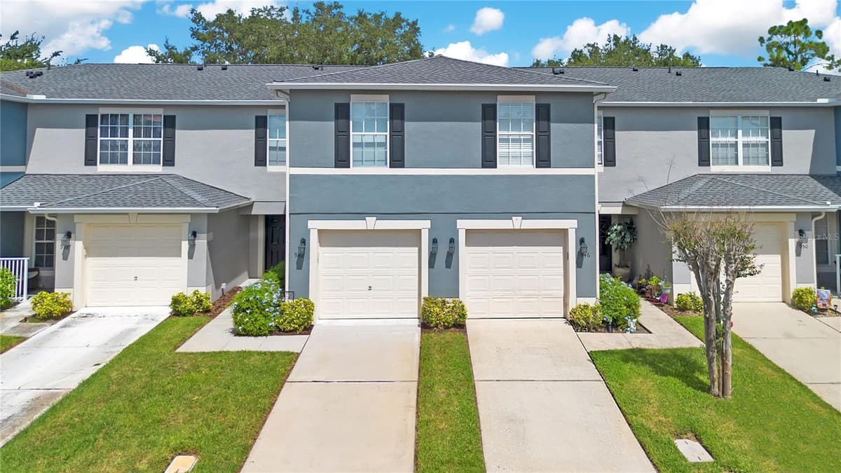 942 COQUINA ROCK STREET — photo 4 of 44