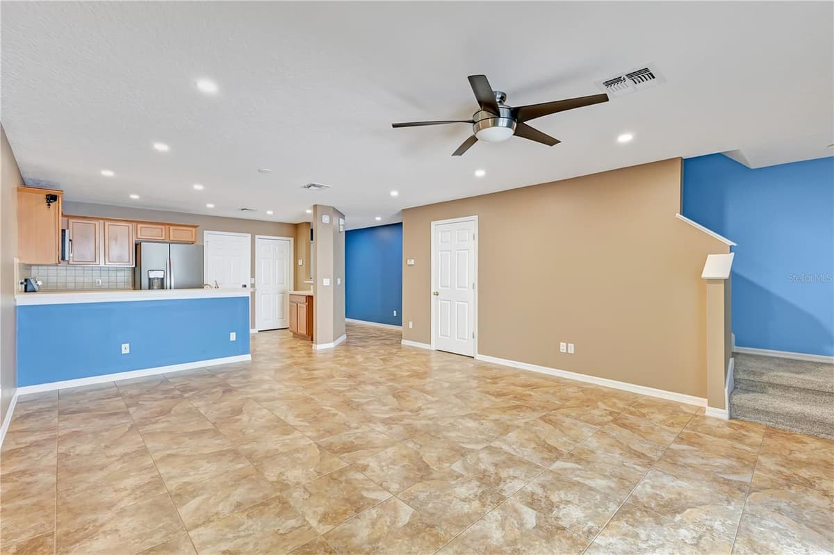 942 COQUINA ROCK STREET — photo 9 of 44