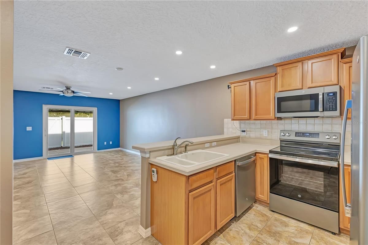 942 COQUINA ROCK STREET — photo 14 of 44