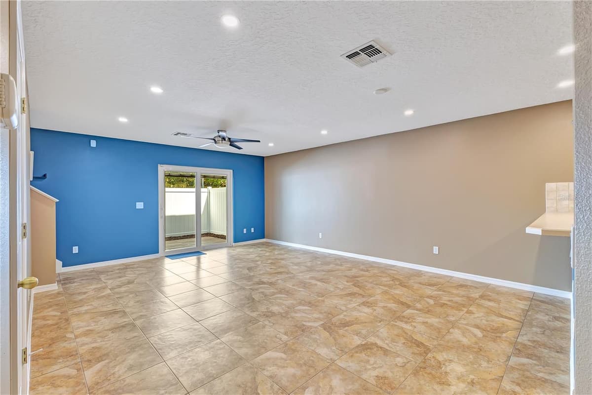 942 COQUINA ROCK STREET — photo 8 of 44