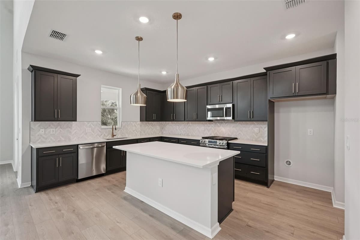 2902 CITRUS GROVE STREET — photo 6 of 22