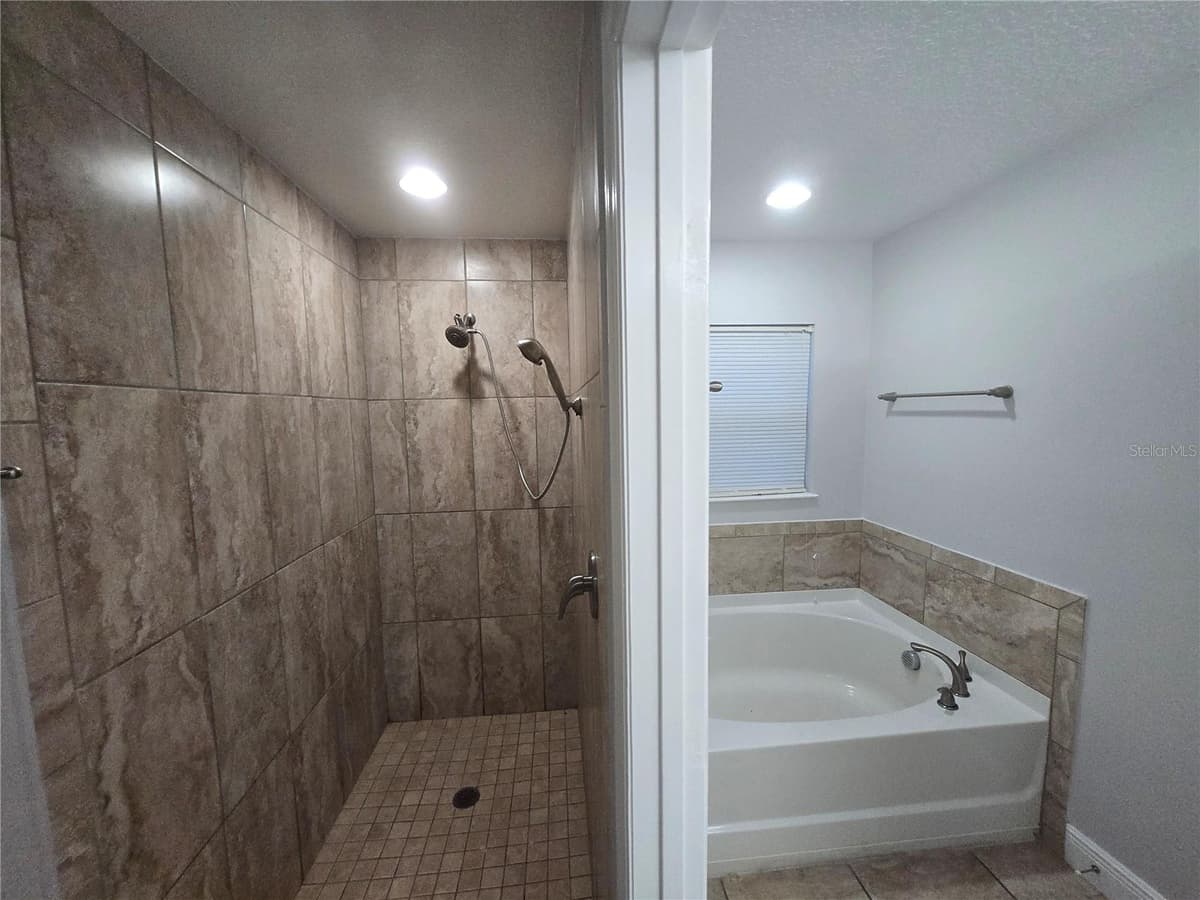 356 GARDENIA COURT — photo 10 of 18