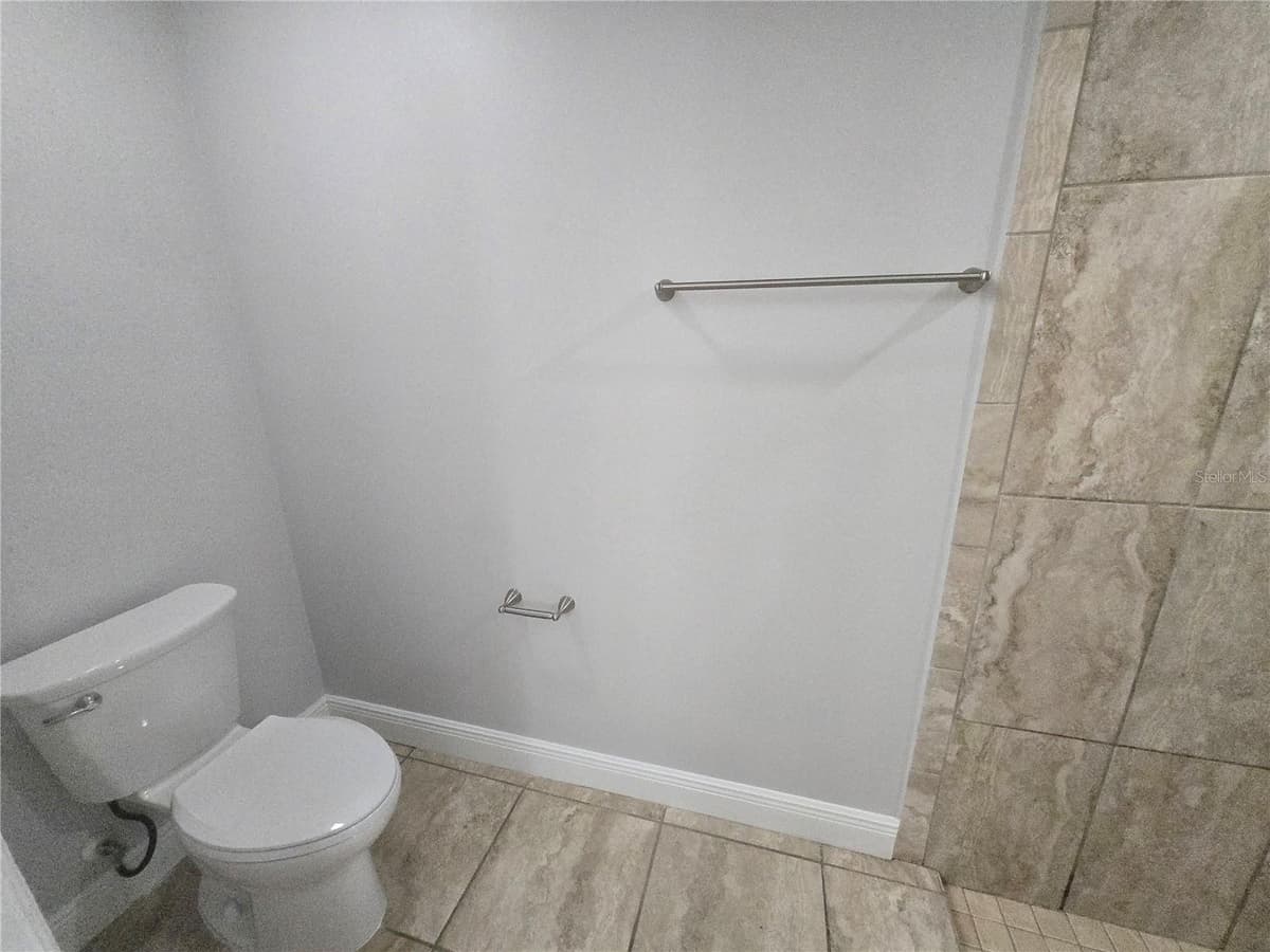 356 GARDENIA COURT — photo 9 of 18